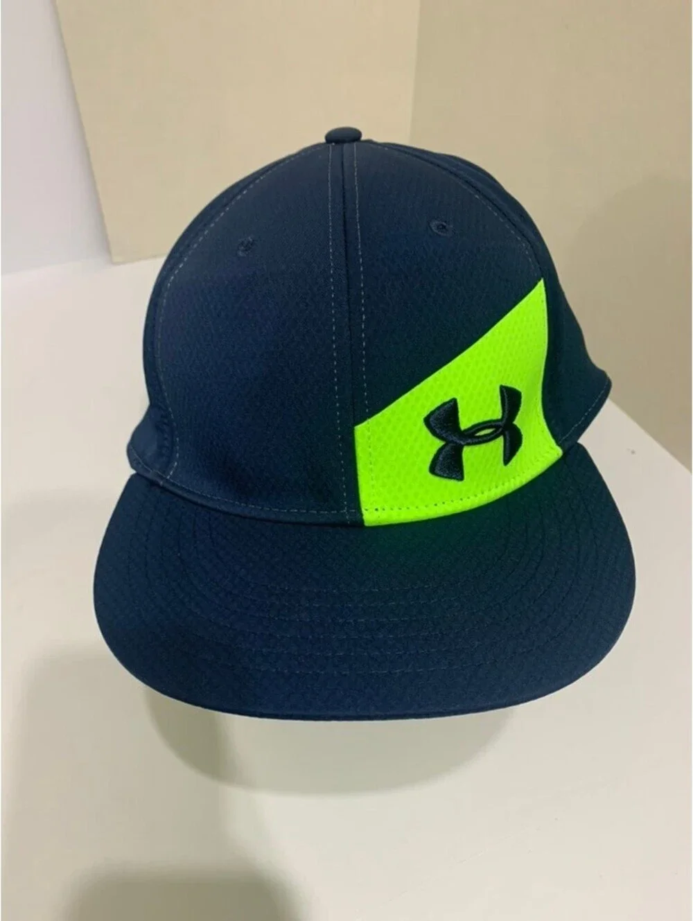 Under Armour Men's L XL Navy Neon Green Performance Fitted Baseball Cap Hat